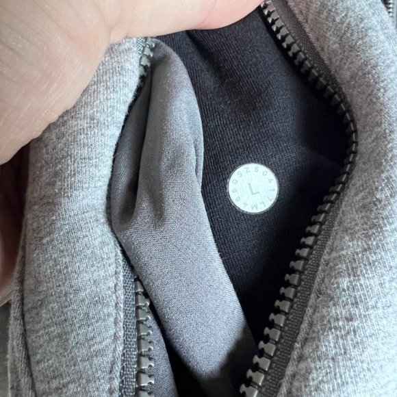 Lululemon Men's Cross Cut Zip Up Hooded Sweatshirt - Size Large - Picture 9 of 9